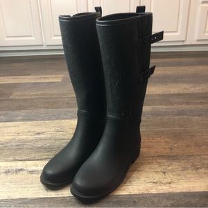 Clarks Rain Boots 9 EUC worn once
